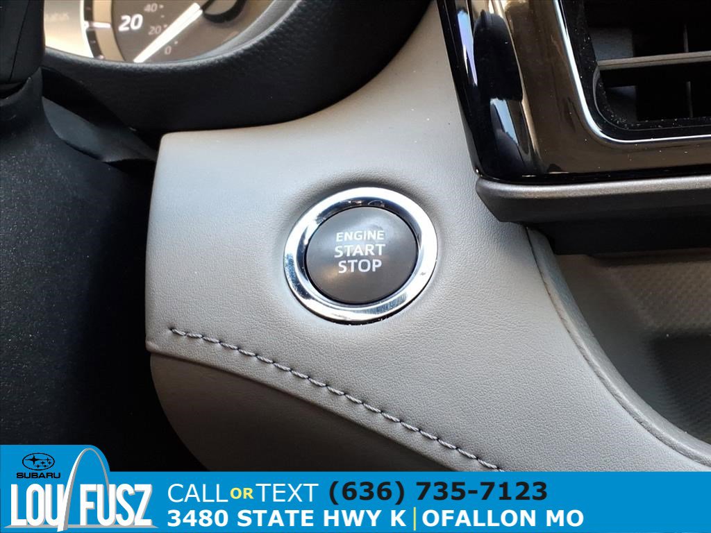 Used 2023 Toyota Highlander L image 17