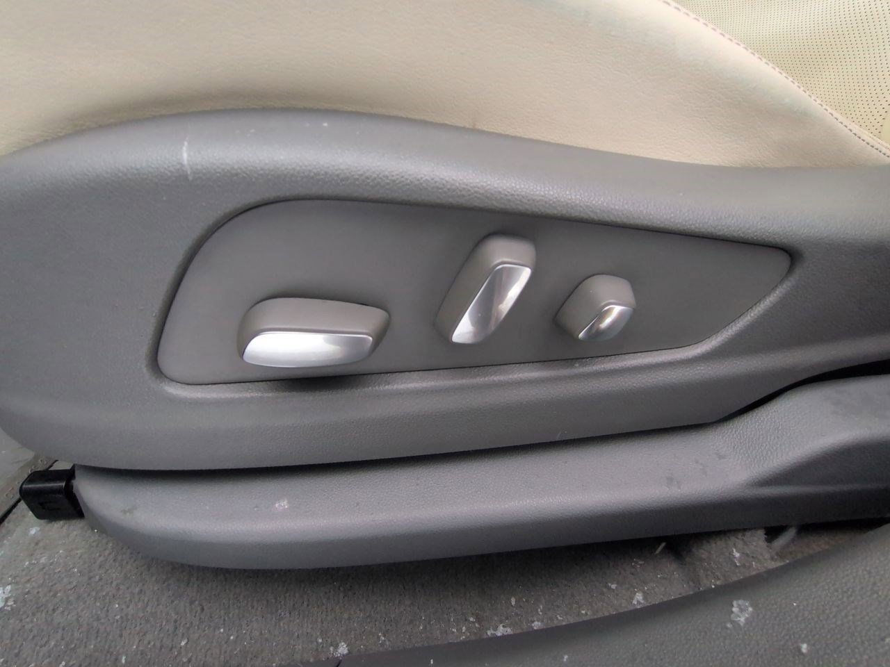 Certified 2024 Cadillac XT5 Premium Luxury image 13