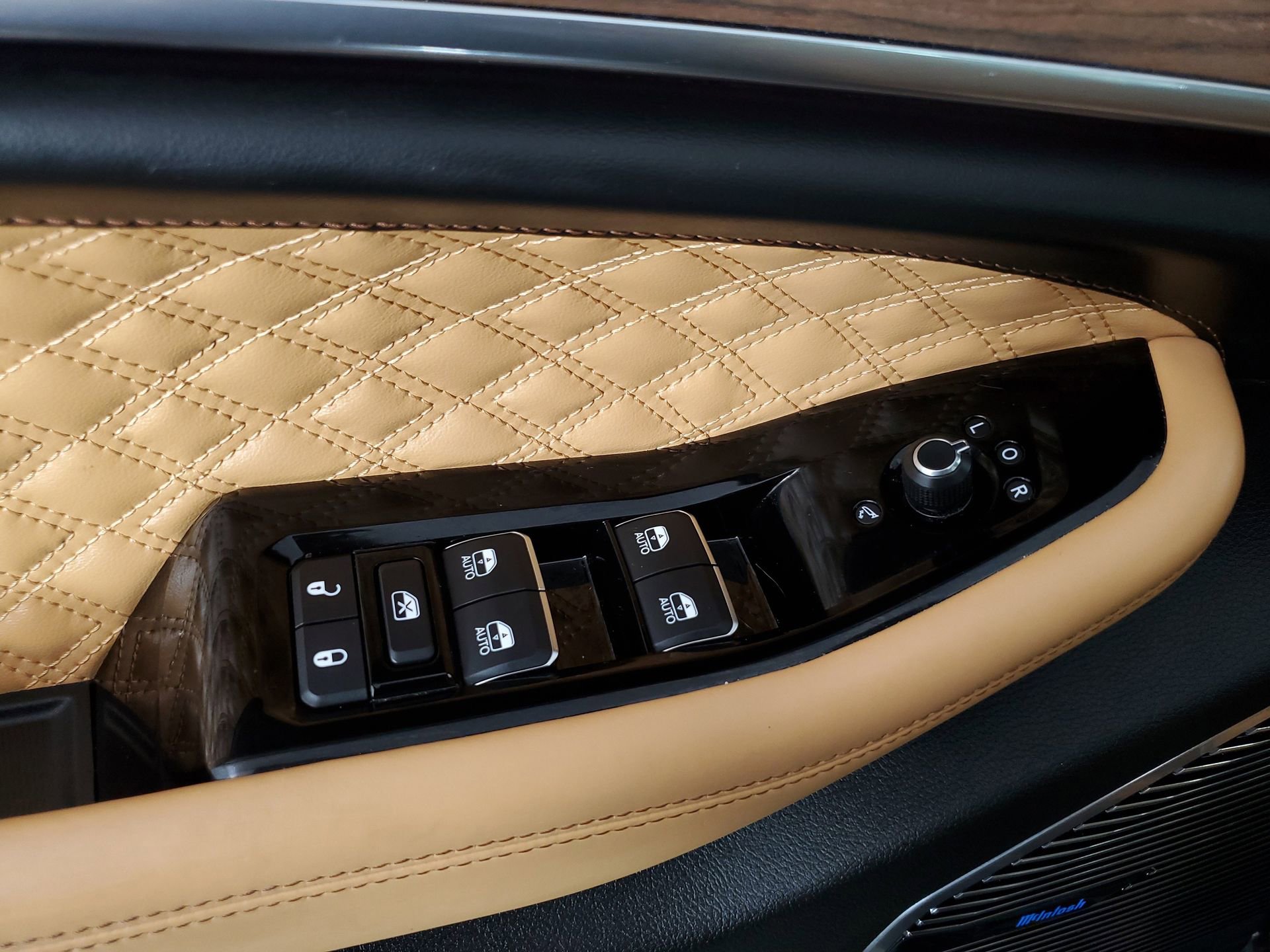 Used 2022 Jeep Grand Cherokee Summit w/ Advanced Protech Group IV image 27