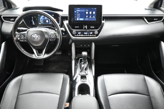 Used 2024 Toyota Corolla Cross XLE w/ Convenience Package AWD/4WD image 10