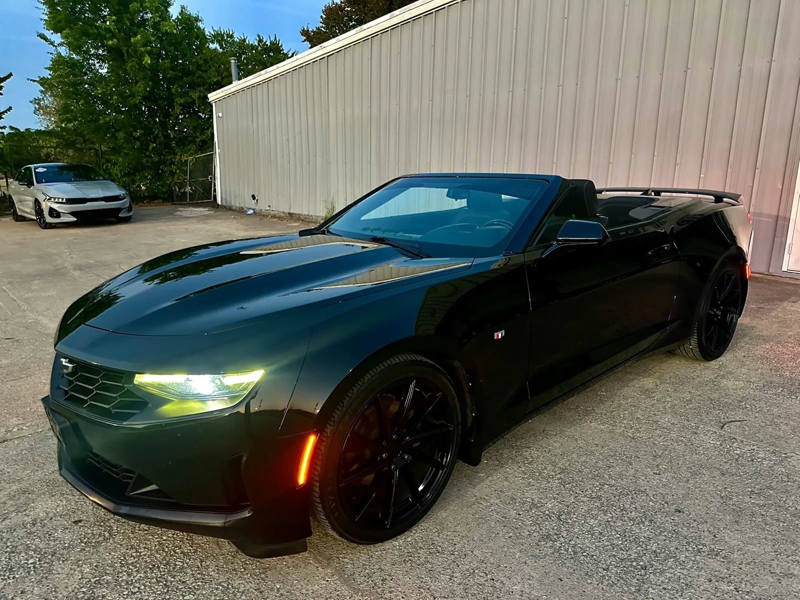 Used 2019 Chevrolet Camaro LT RWD image 5