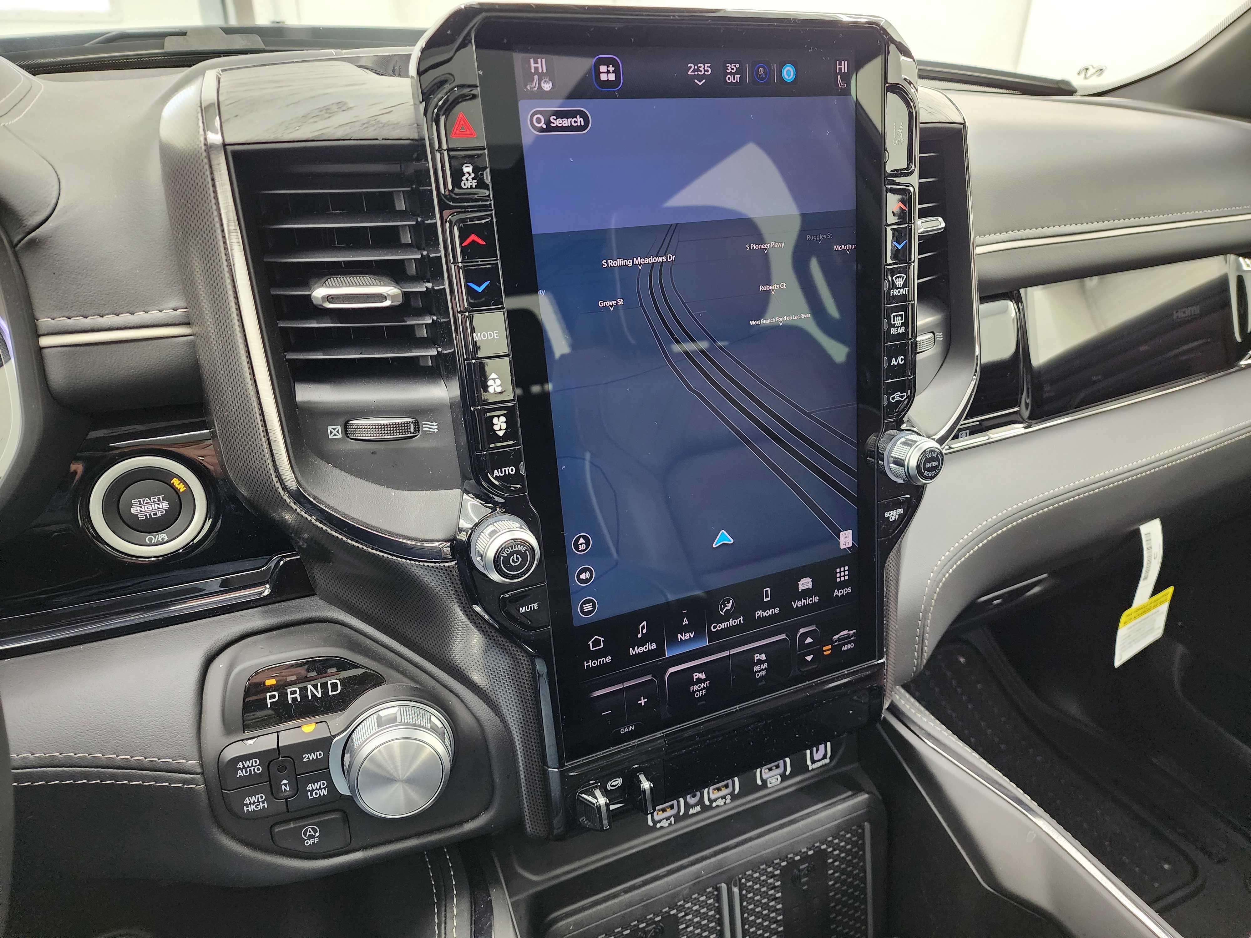 Used 2025 RAM 1500 Limited AWD/4WD image 11