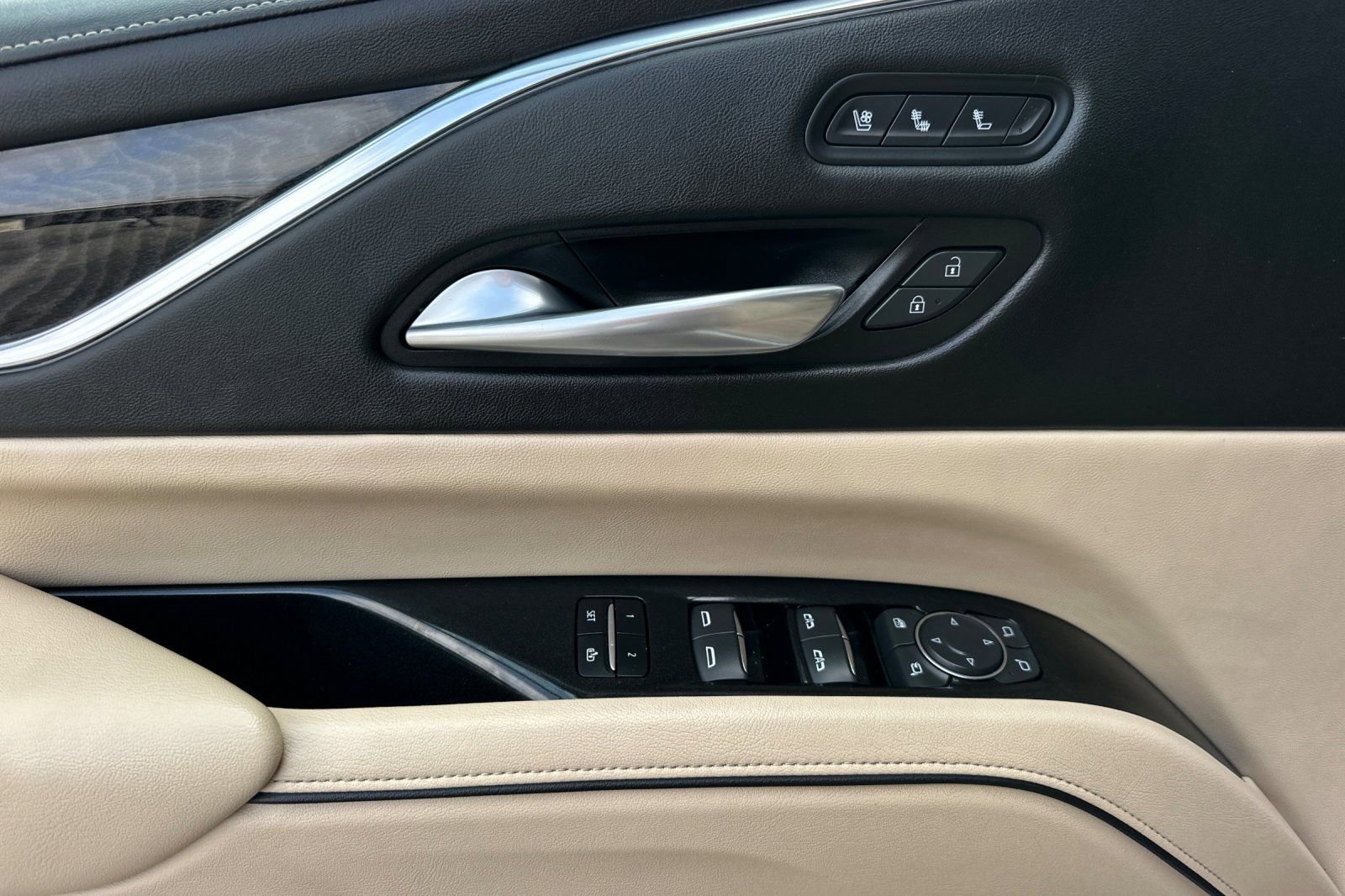 Certified 2023 Cadillac Escalade Premium Luxury w/ Performance Package image 11
