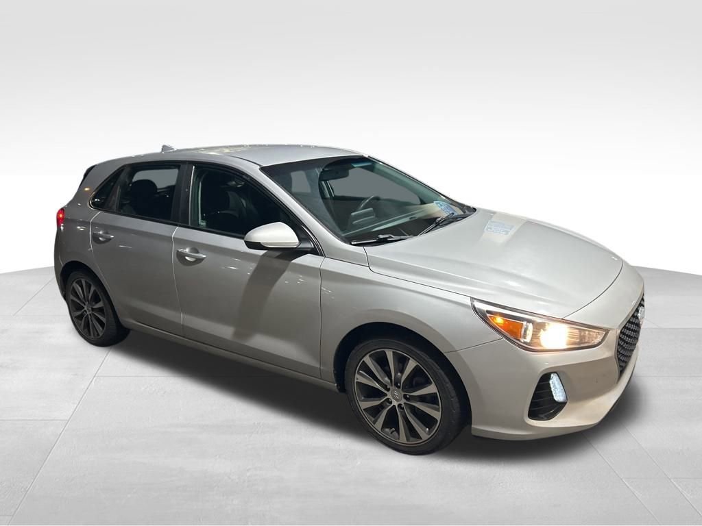 Used 2018 Hyundai Elantra GT image 4