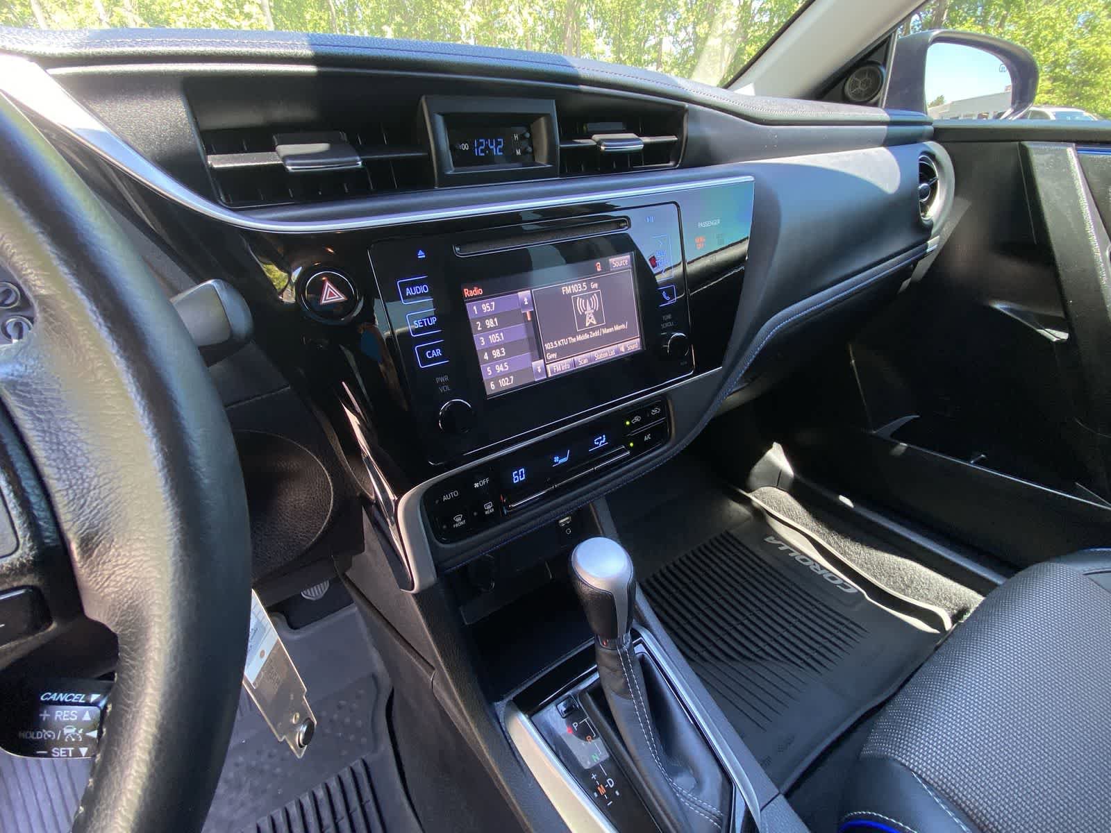 Used 2017 Toyota Corolla SE w/ Body Protection Package FWD image 22
