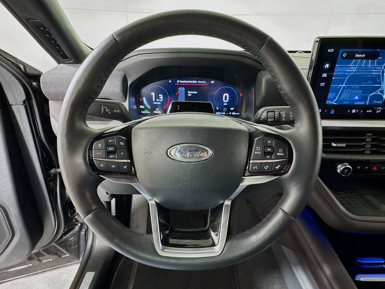 Used 2025 Ford Explorer Platinum AWD/4WD image 9