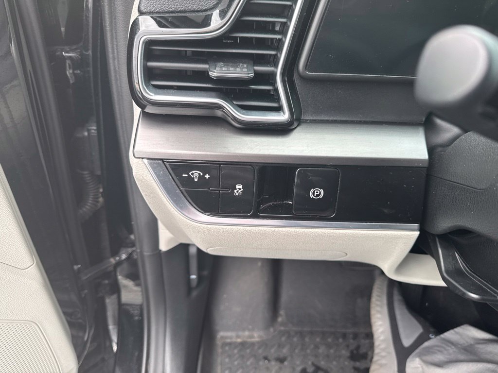 Used 2023 Kia Sportage EX FWD image 19