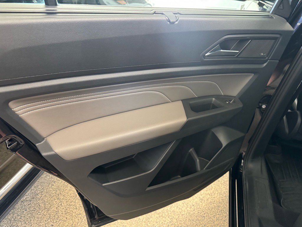 Used 2022 Volkswagen Atlas SEL Premium image 13