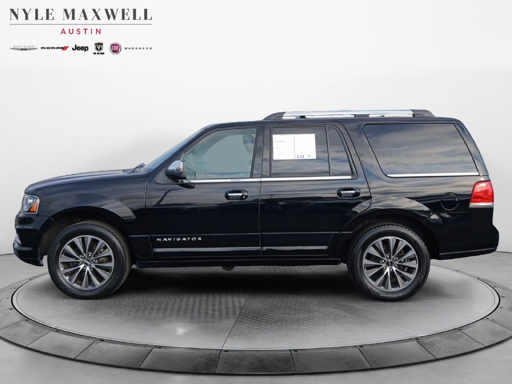 Used 2017 Lincoln Navigator Select AWD/4WD image 13