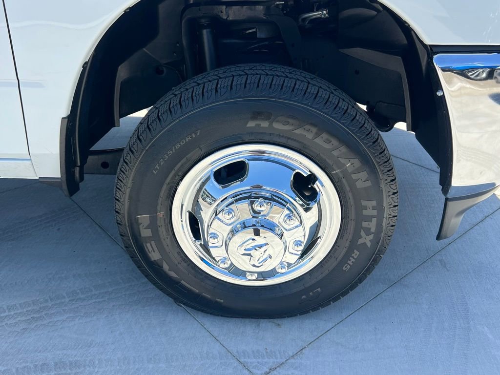 New 2024 RAM 3500 Tradesman AWD/4WD image 21