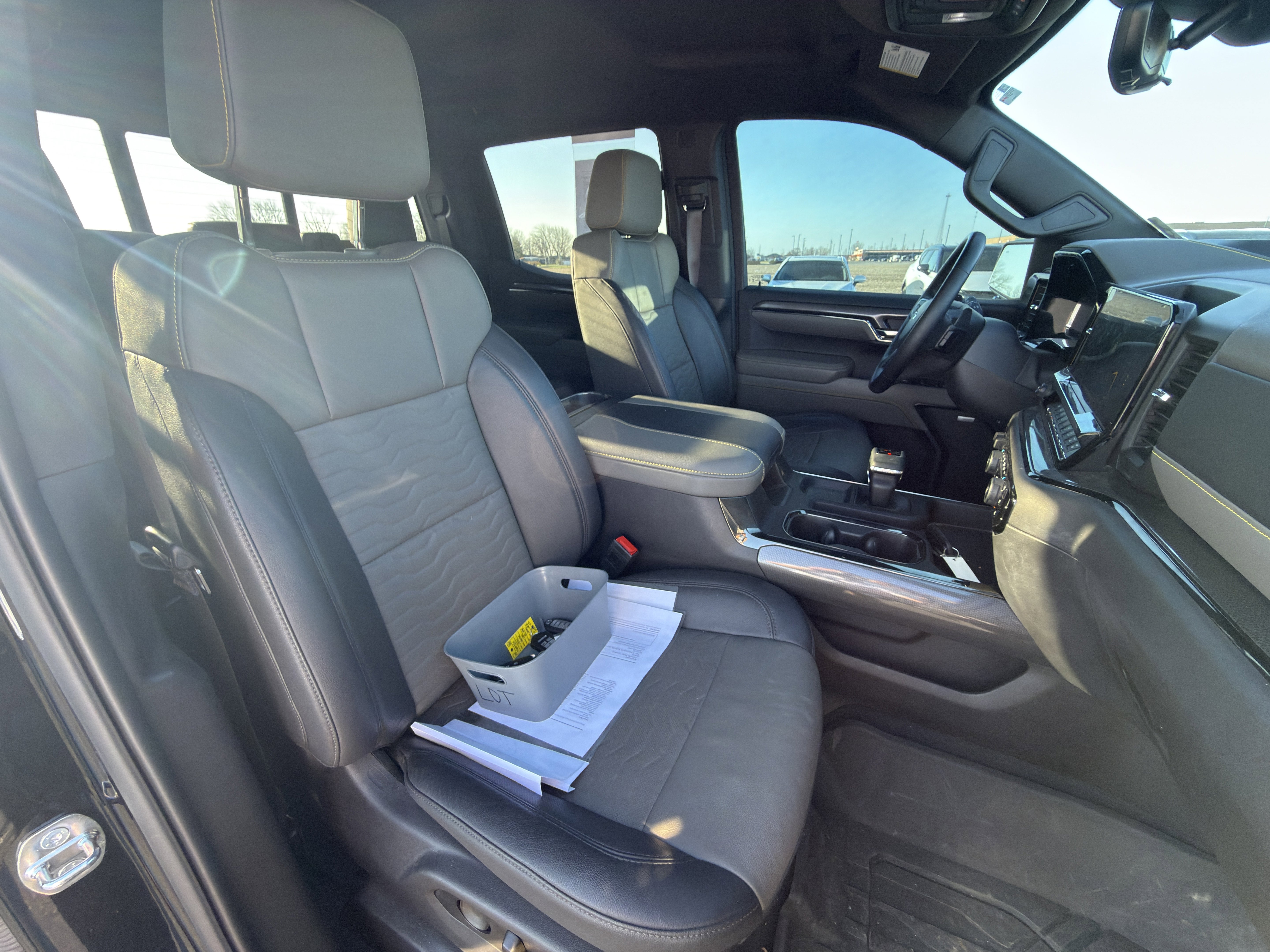 Used 2024 Chevrolet Silverado 1500 ZR2 w/ Technology Package image 11