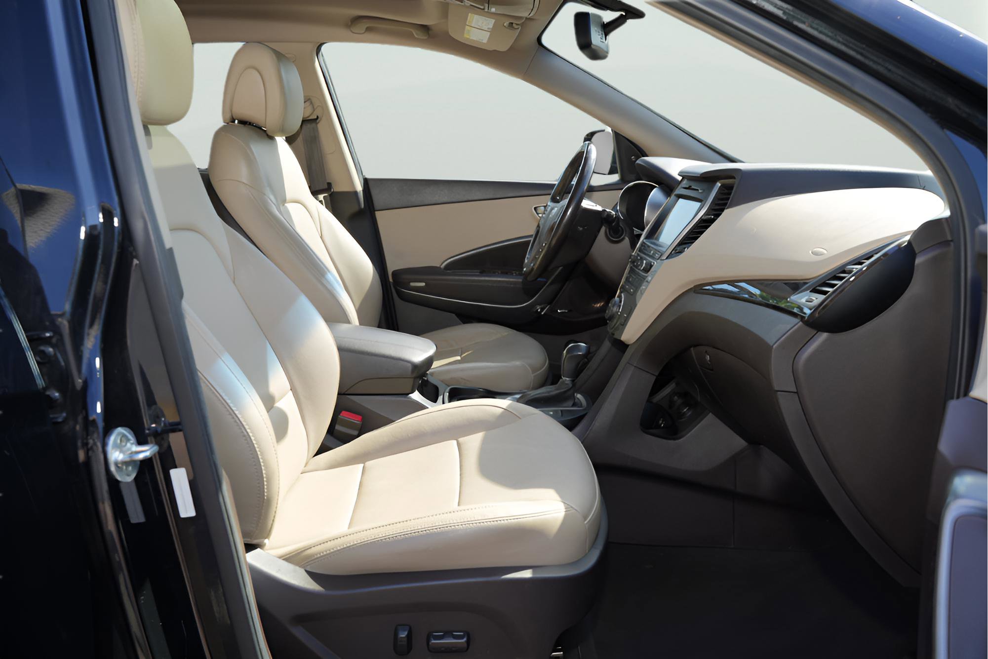 Used 2017 Hyundai Santa Fe Sport w/ Cargo Package image 16