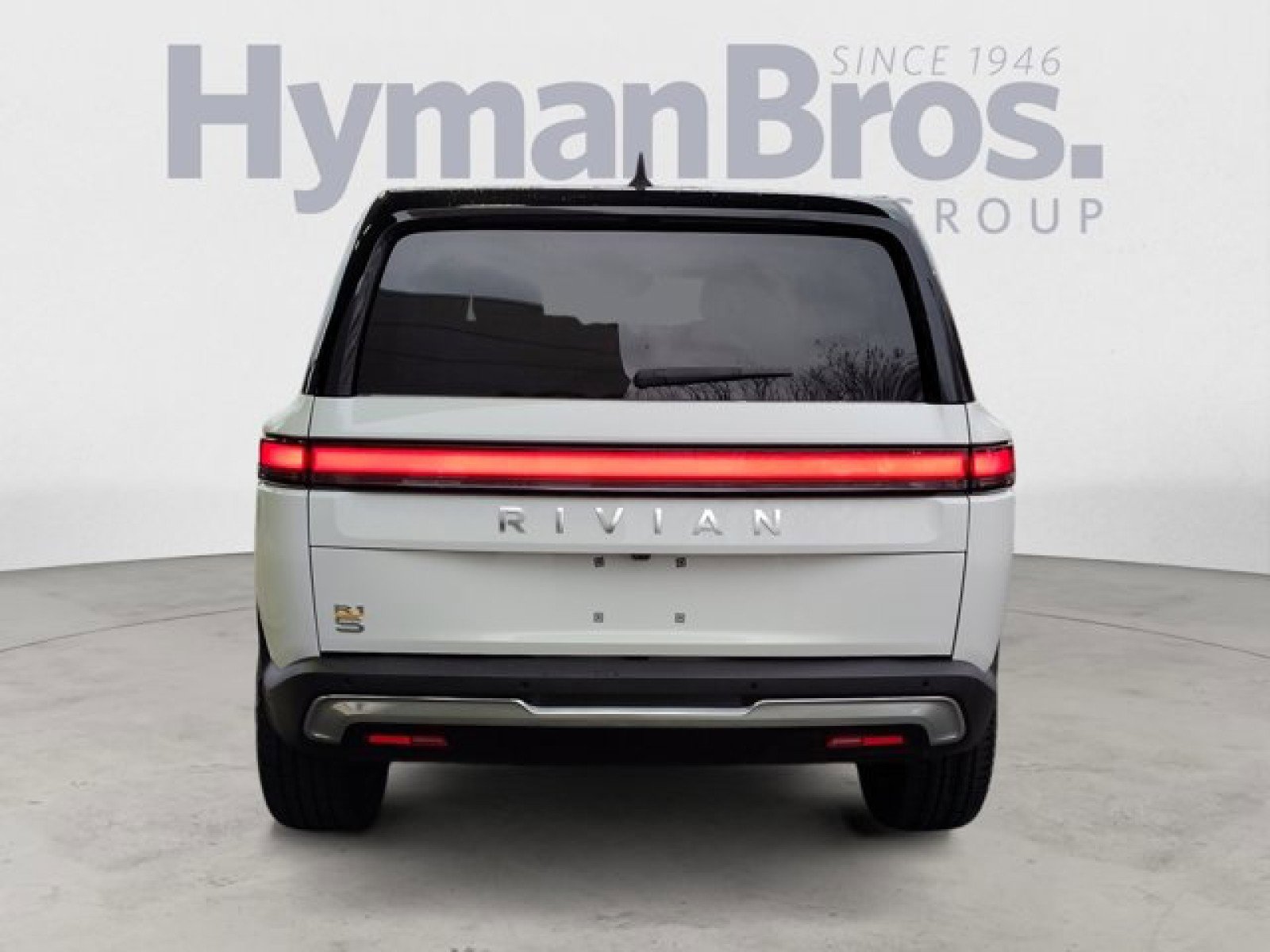 Used 2023 Rivian R1S Adventure AWD/4WD image 4