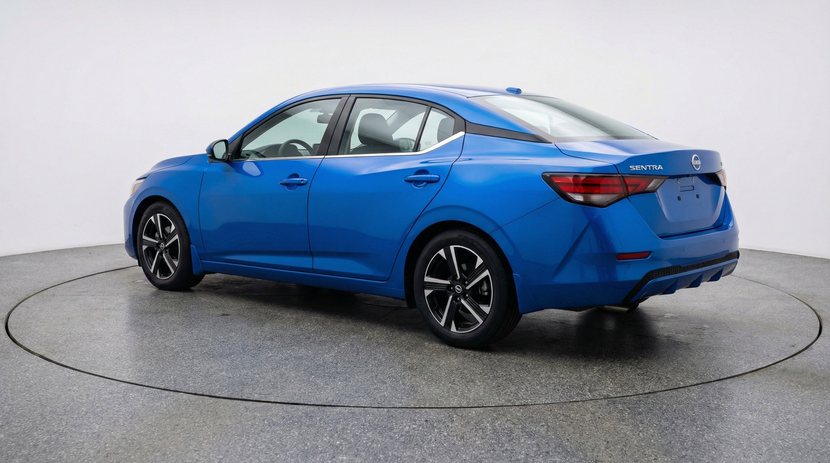 Used 2025 Nissan Sentra SV image 6