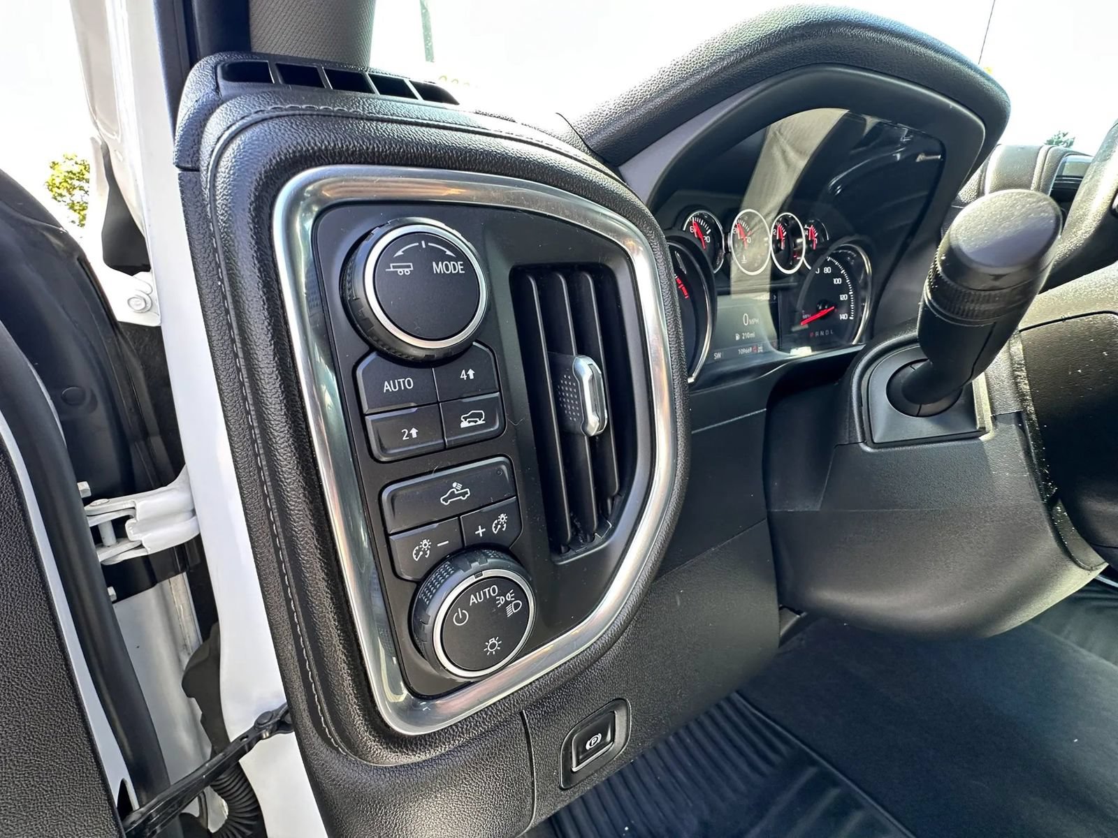 Used 2020 Chevrolet Silverado 1500 LT w/ All-Star Edition AWD/4WD image 30