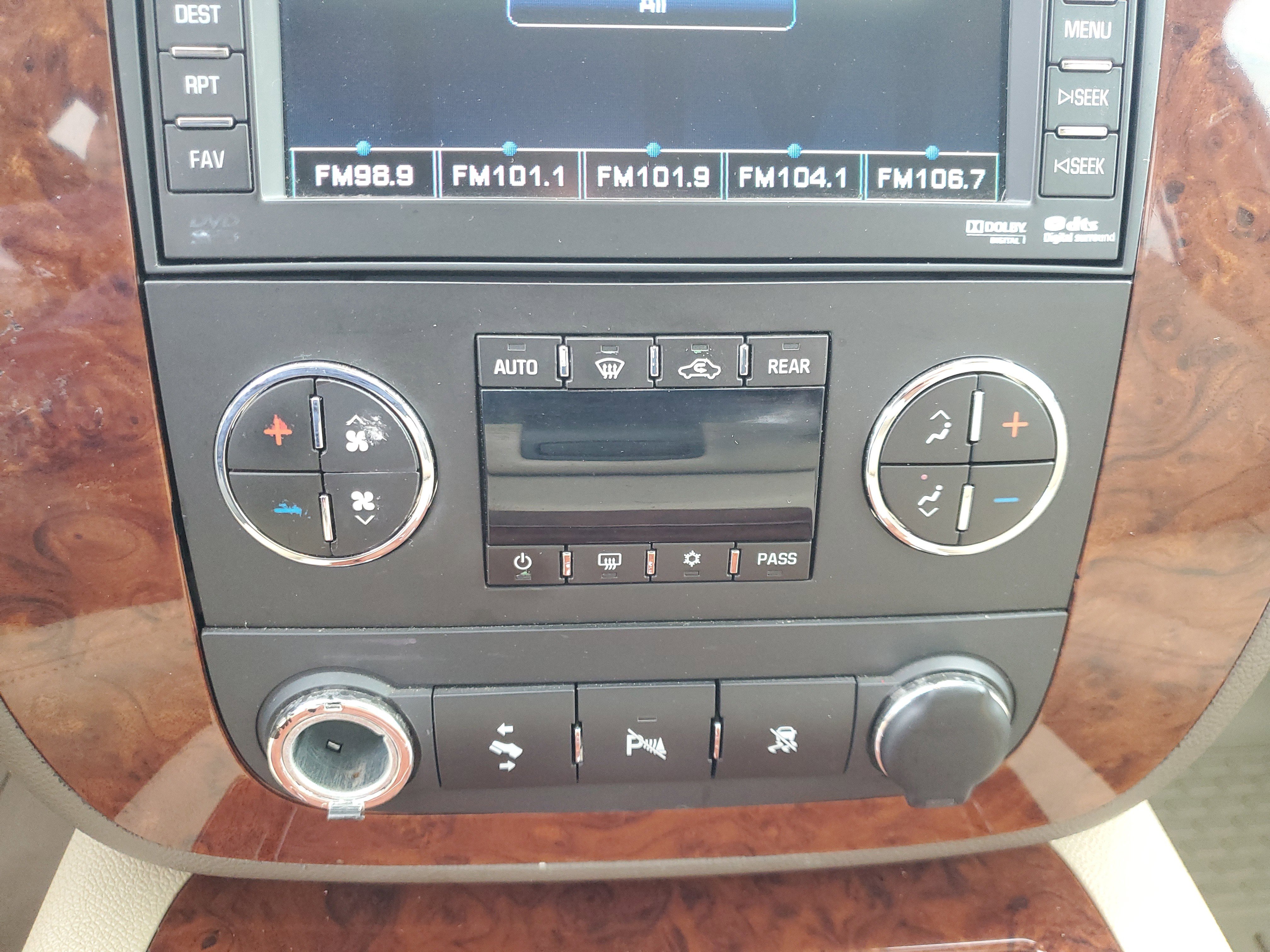 Used 2011 Chevrolet Suburban LTZ image 24