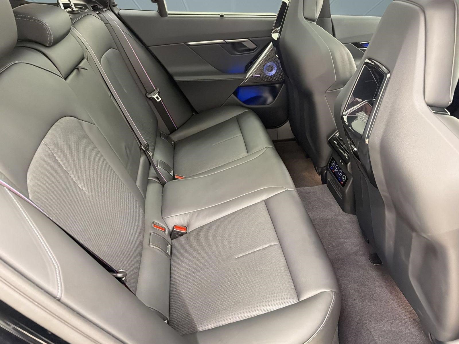 Certified 2025 BMW M5 Touring AWD/4WD image 28