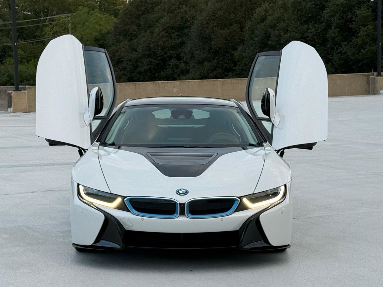 Used 2019 BMW i8 Coupe AWD/4WD image 43