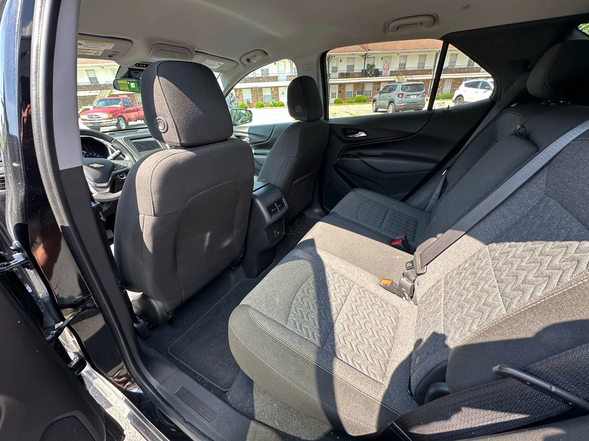 Used 2022 Chevrolet Equinox LT image 32