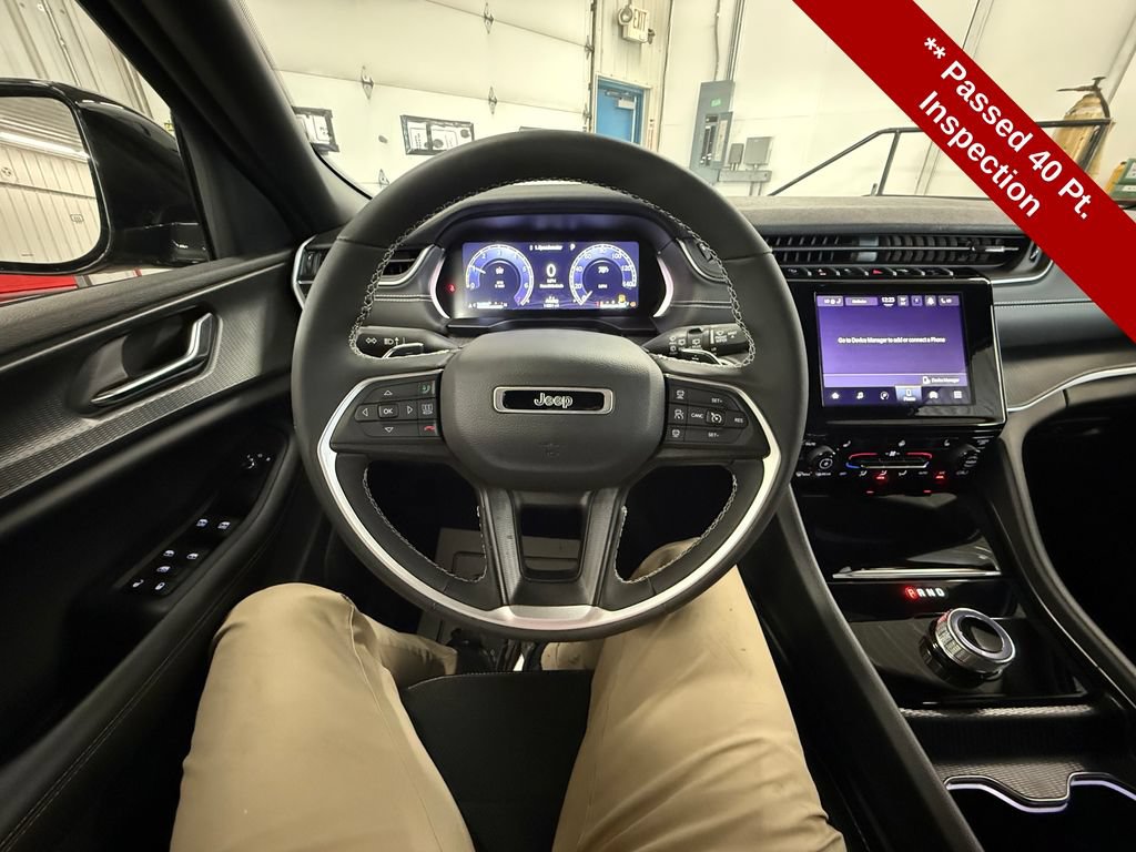 Used 2024 Jeep Grand Cherokee Altitude AWD/4WD image 16