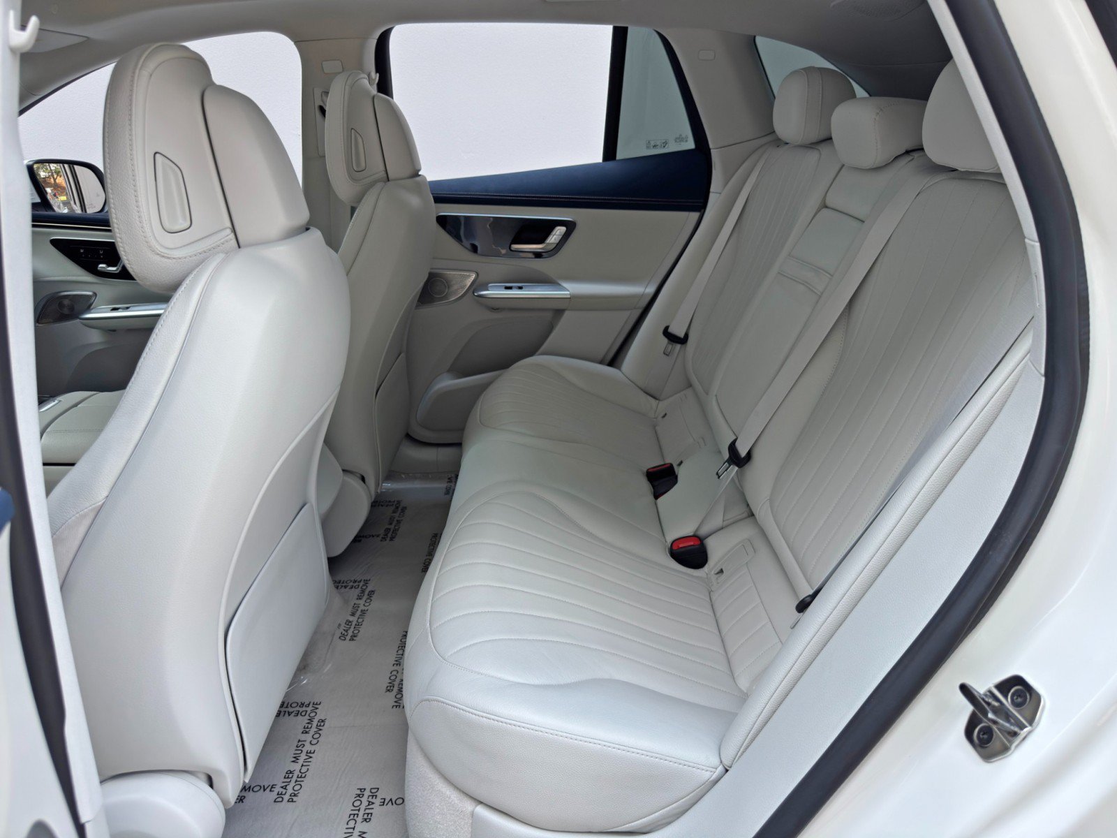 Used 2023 Mercedes-Benz EQE 500 4MATIC SUV w/ Exclusive Trim Package image 39