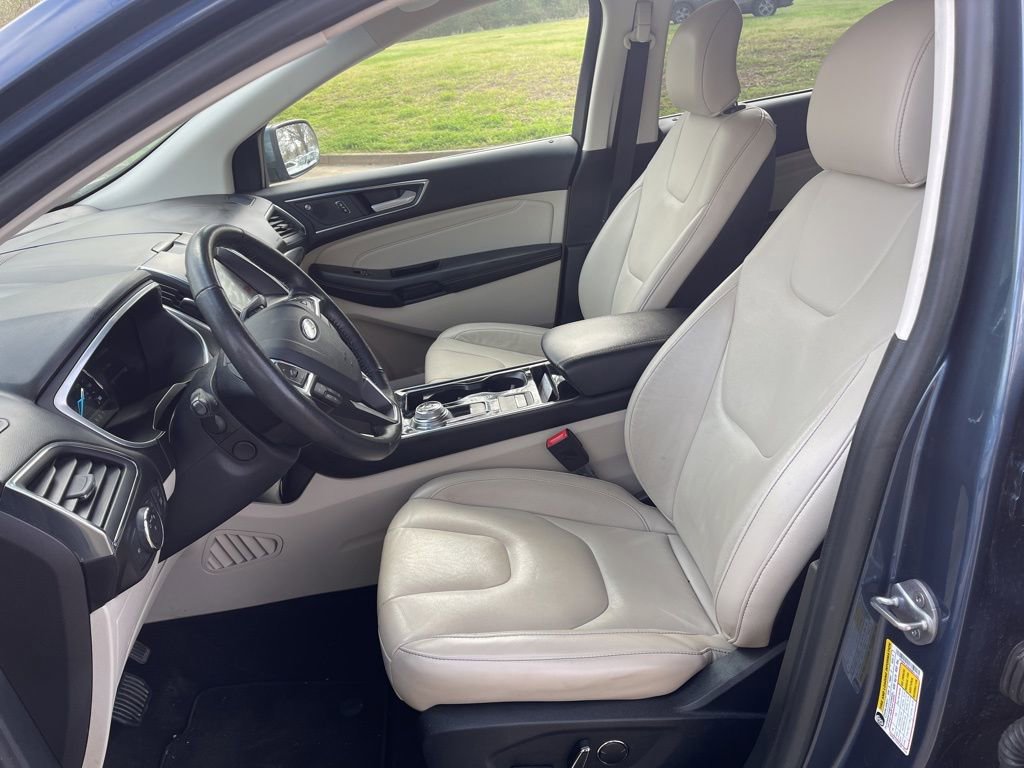 Used 2019 Ford Edge Titanium image 9