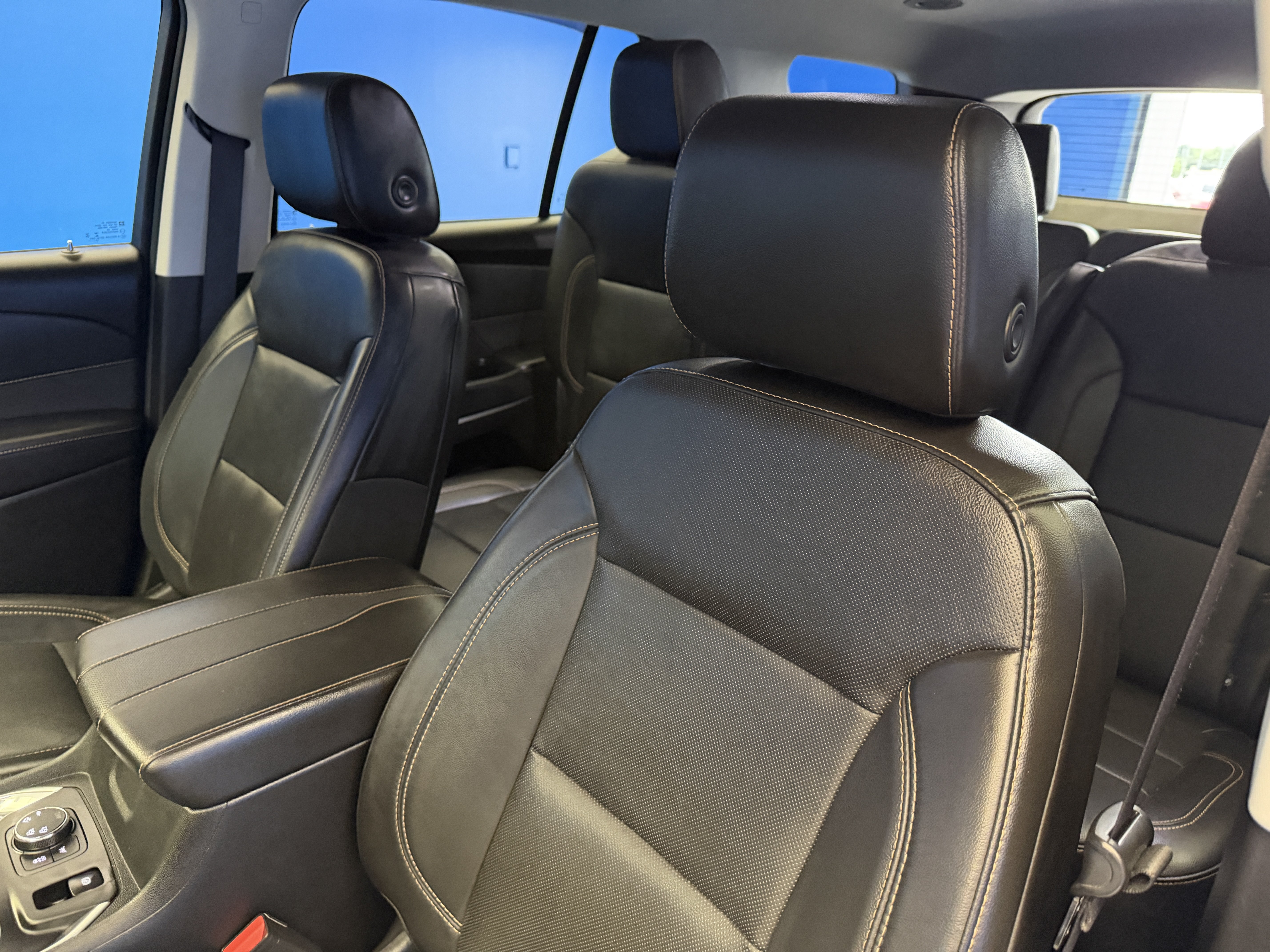 Used 2020 Chevrolet Traverse Premier AWD/4WD image 13