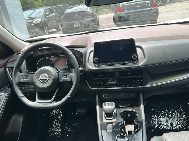 Used 2023 Nissan Rogue SV w/ SV Premium B Package image 12