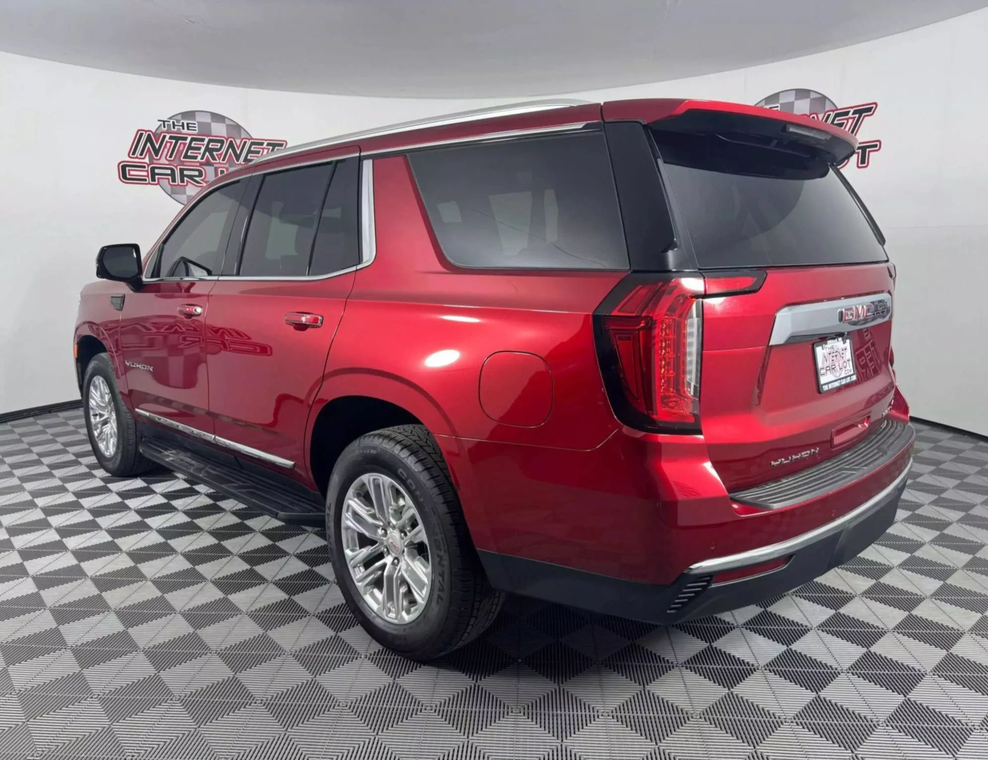 Used 2023 GMC Yukon SLT w/ SLT Luxury Package AWD/4WD image 5