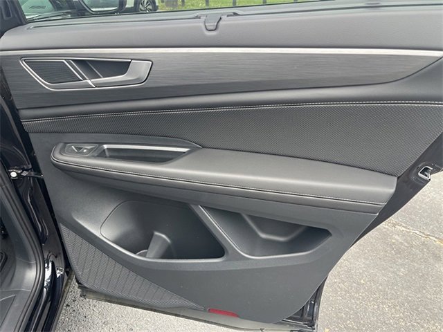 New 2025 Volkswagen Atlas Cross Sport SE image 31