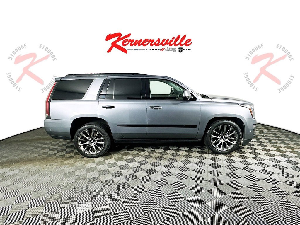 Used 2019 Cadillac Escalade Premium Luxury w/ Escalade Sport Edition image 8