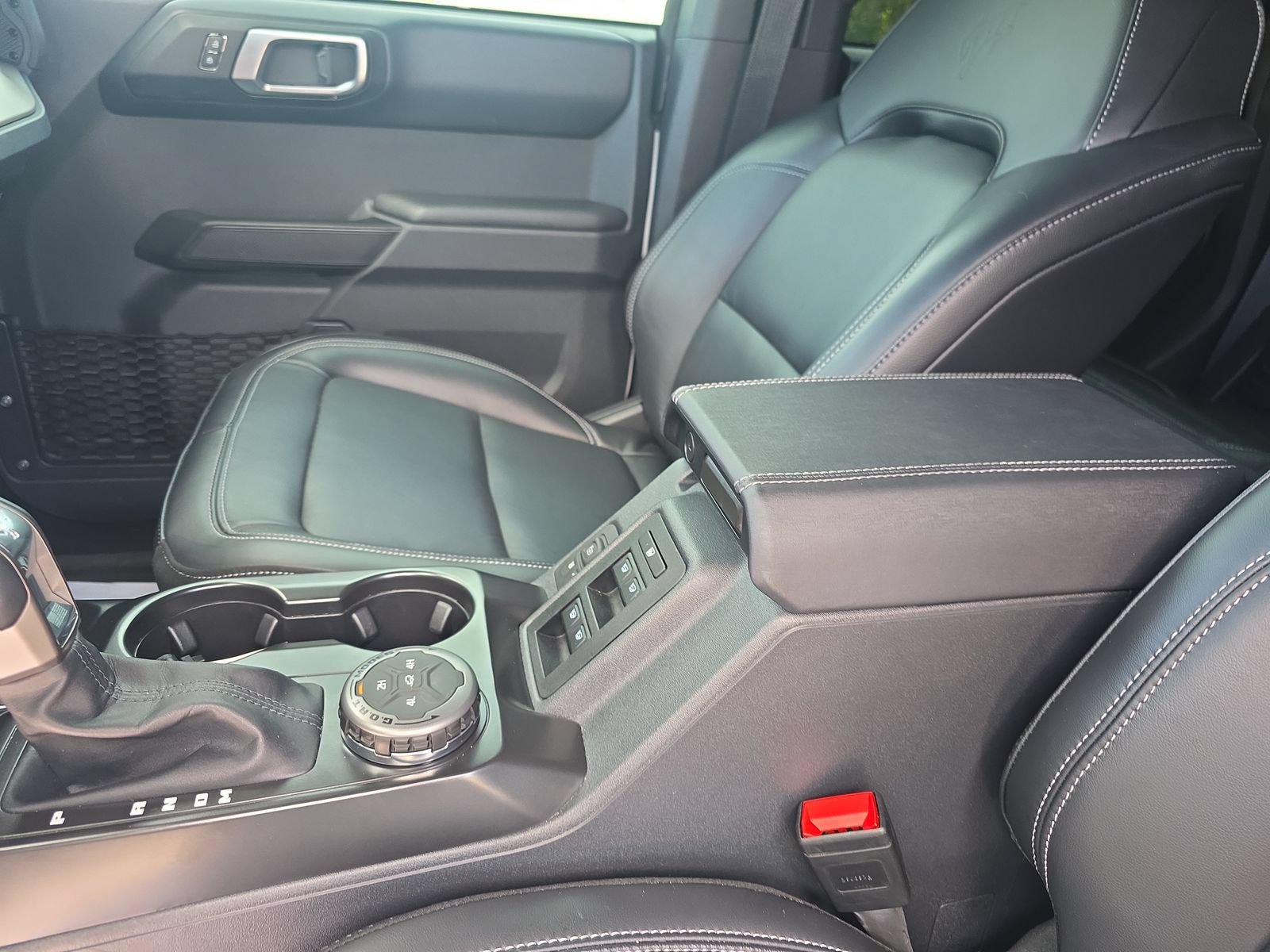 Used 2025 Ford Bronco Outer Banks AWD/4WD image 23