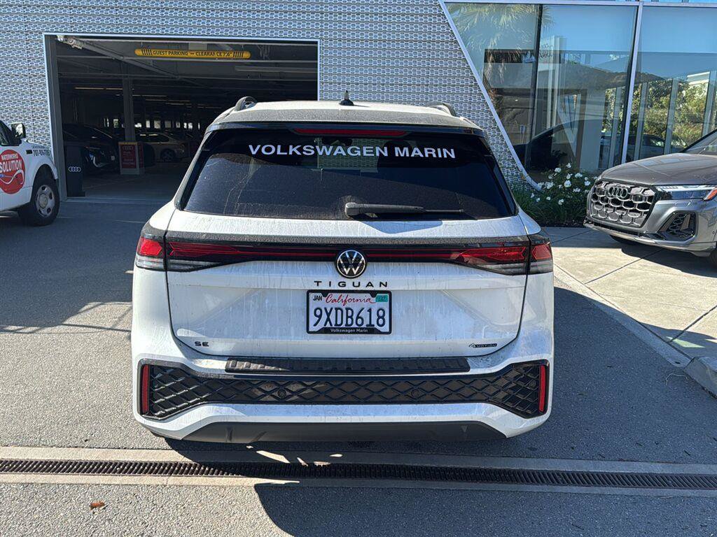 Used 2026 Volkswagen Tiguan SE R-Line AWD/4WD image 7