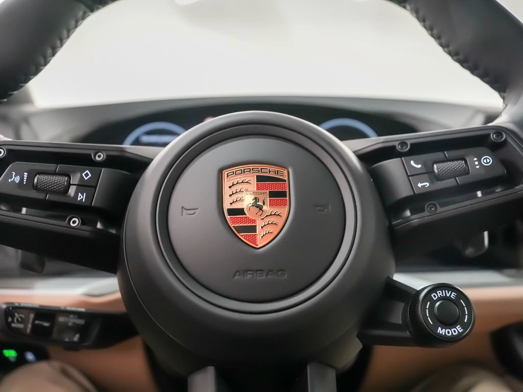 New 2026 Porsche Cayenne Coupe AWD/4WD image 25
