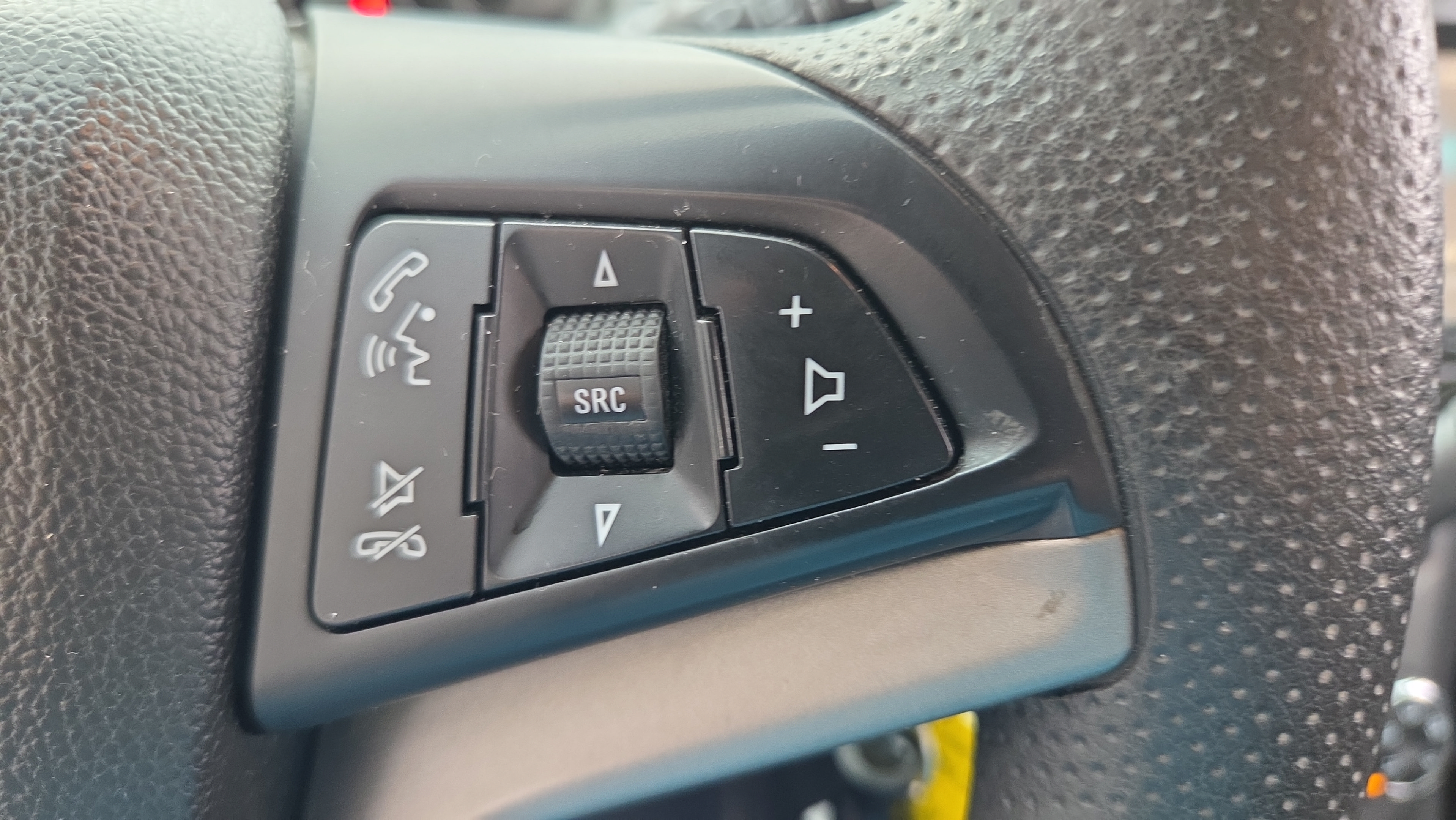 Used 2016 Chevrolet Sonic LT FWD image 24