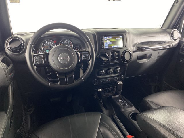 Used 2015 Jeep Wrangler Unlimited Sahara w/ Dual Top Group AWD/4WD image 18