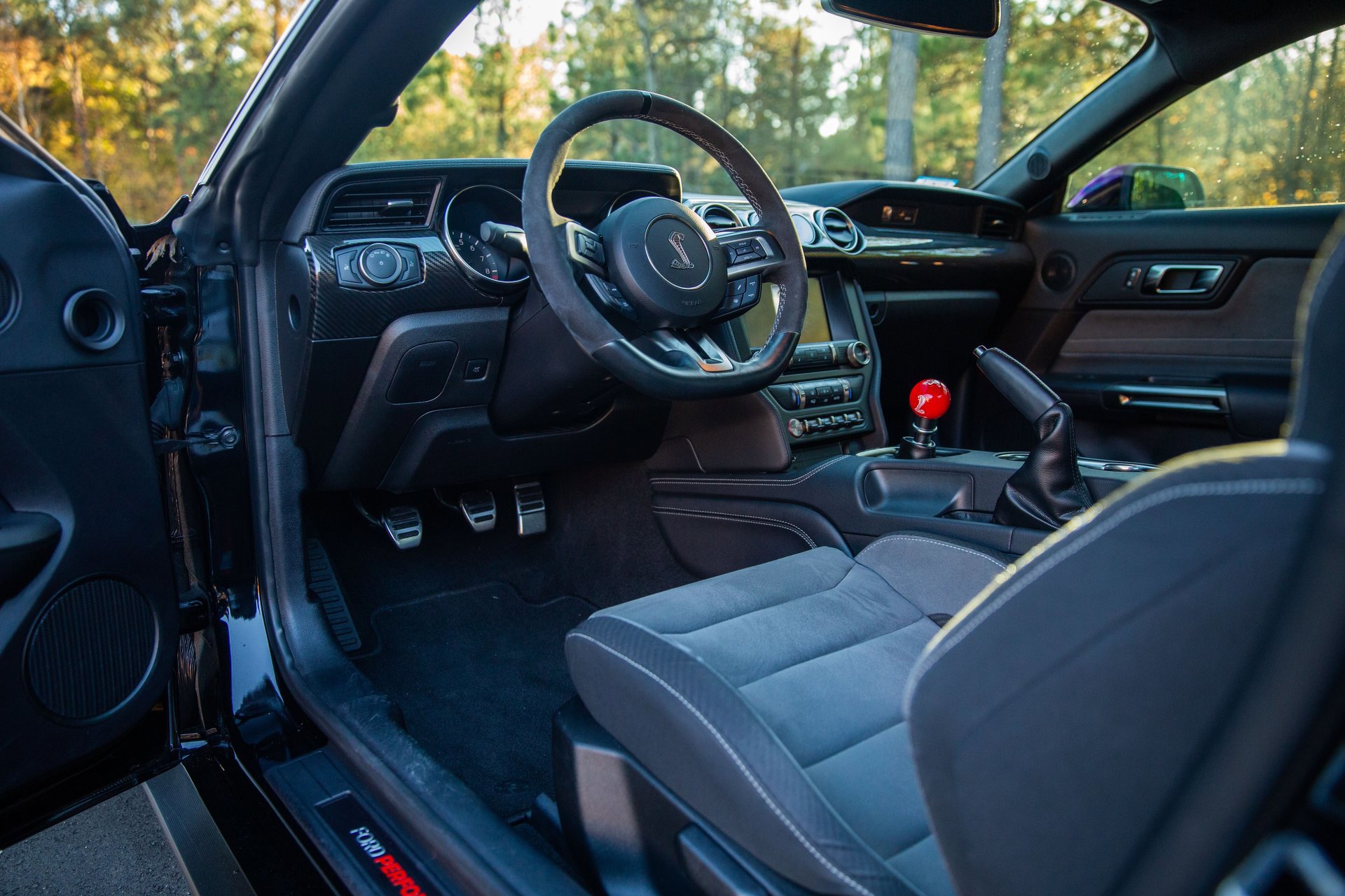 Used 2019 Ford Mustang Shelby GT350 w/ Technology Package image 37