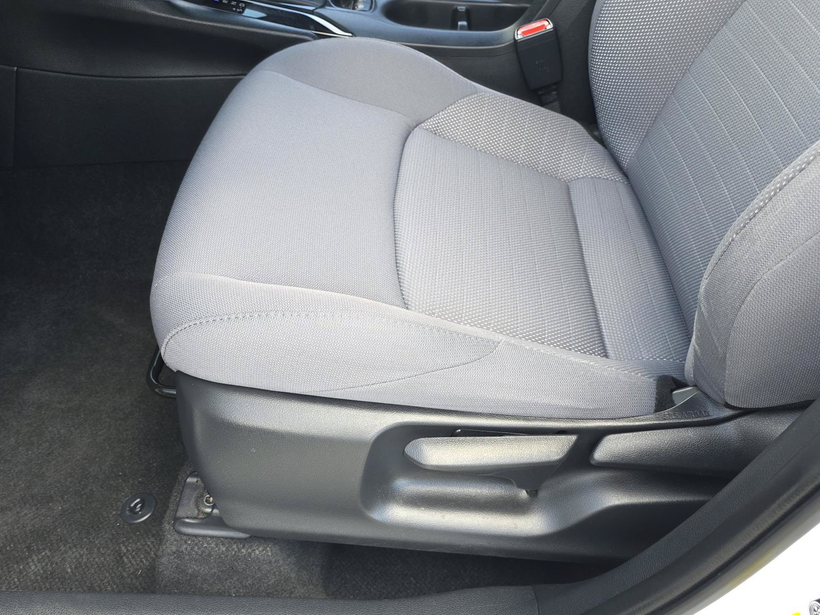Used 2023 Toyota Corolla Cross AWD Hybrid image 13