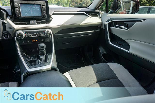 Used 2019 Toyota RAV4 XLE w/ Convenience Package FWD image 27