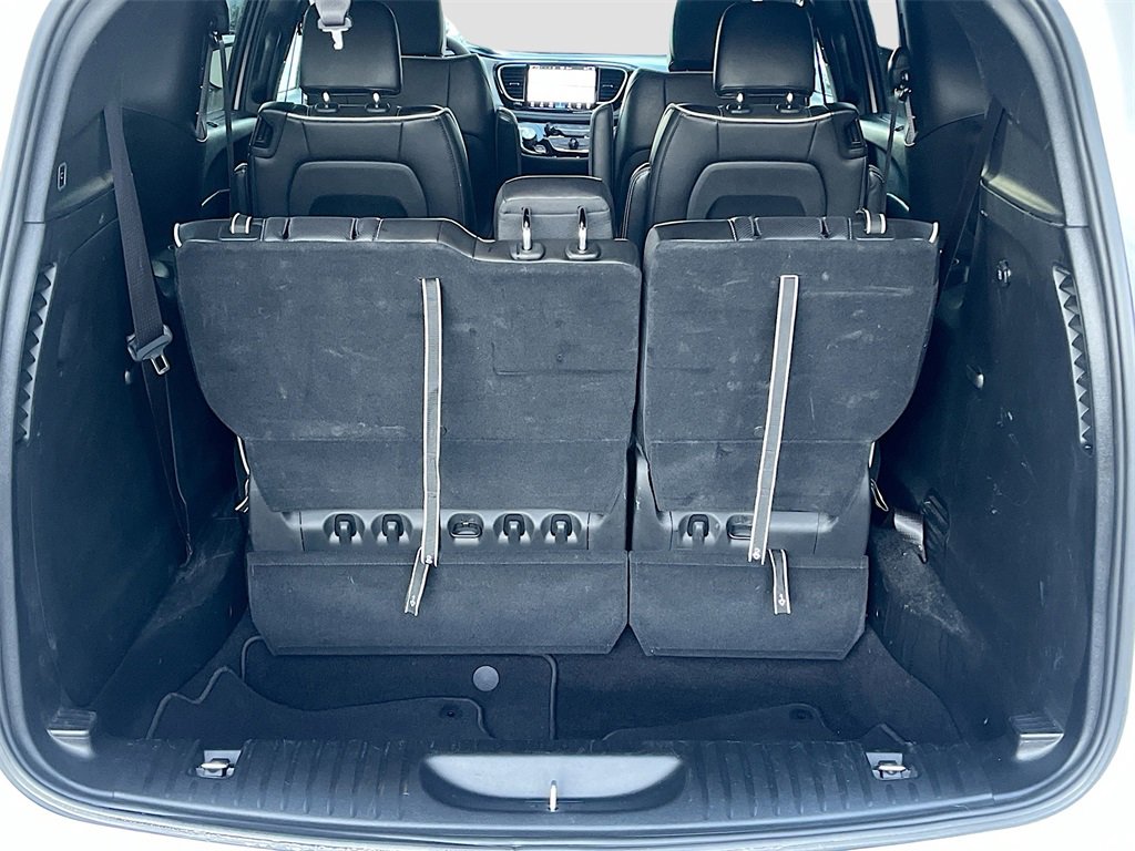 Used 2025 Chrysler Pacifica Limited image 28