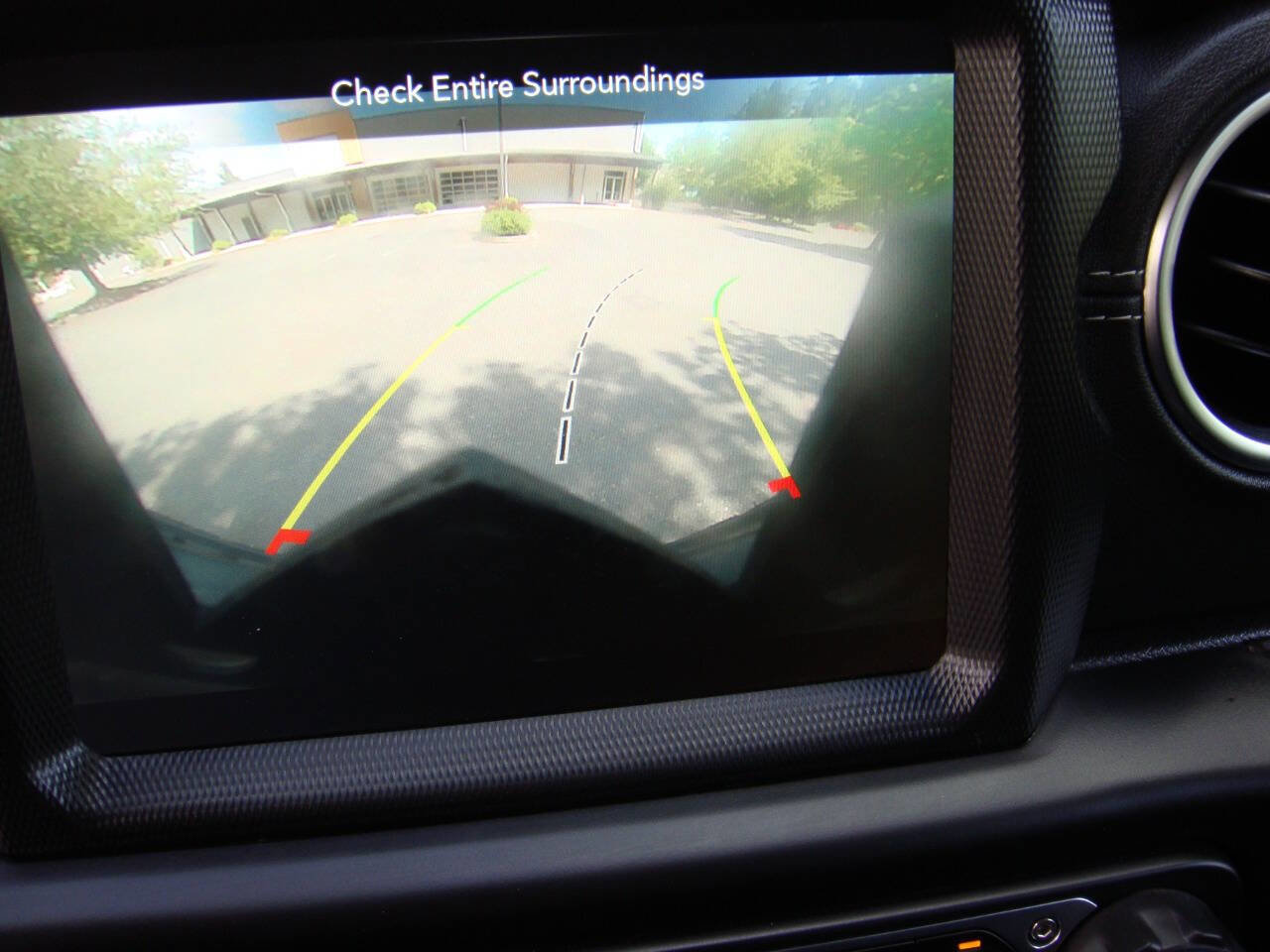 Used 2022 Jeep Wrangler Unlimited Sahara w/ Cold Weather Group image 21