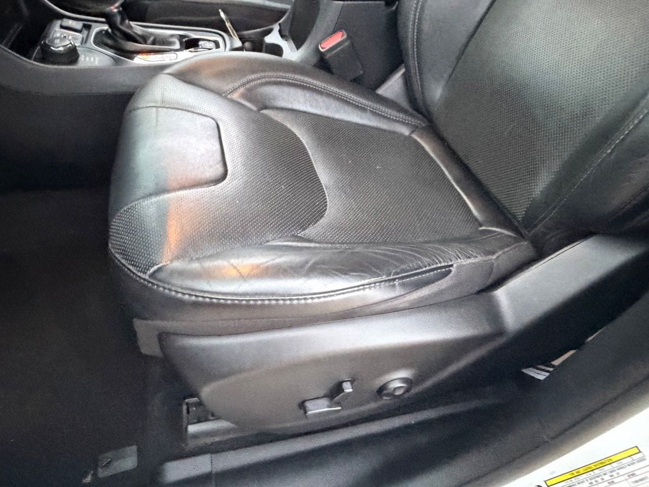 Used 2019 Jeep Cherokee Limited AWD/4WD image 36