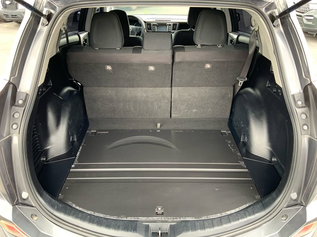 Used 2017 Toyota RAV4 LE w/ Carpet Mat Package image 30