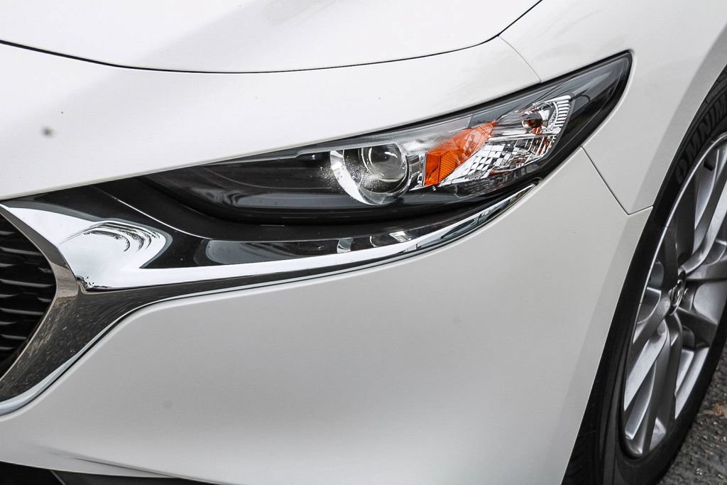 Used 2020 MAZDA MAZDA3 Sedan FWD image 8
