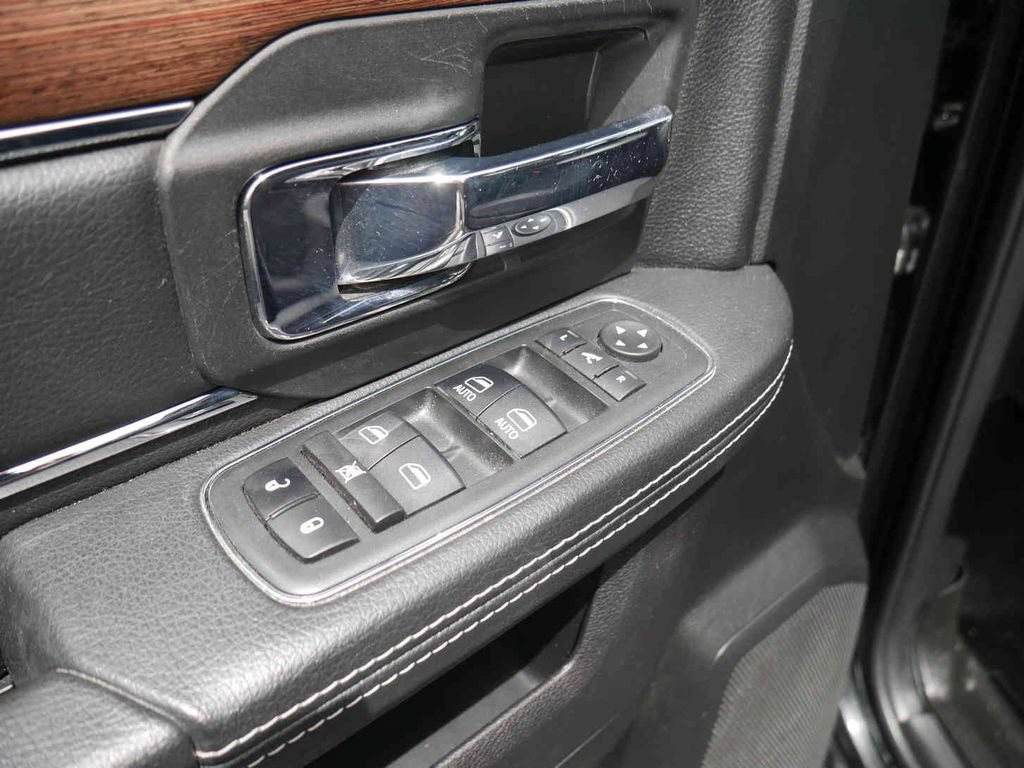 Used 2018 RAM 1500 Laramie w/ Convenience Group AWD/4WD image 27