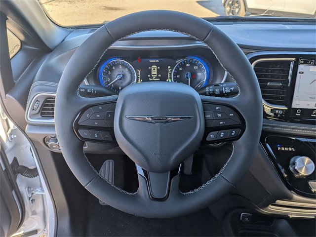 New 2026 Chrysler Pacifica Select w/ S Appearance Package image 16