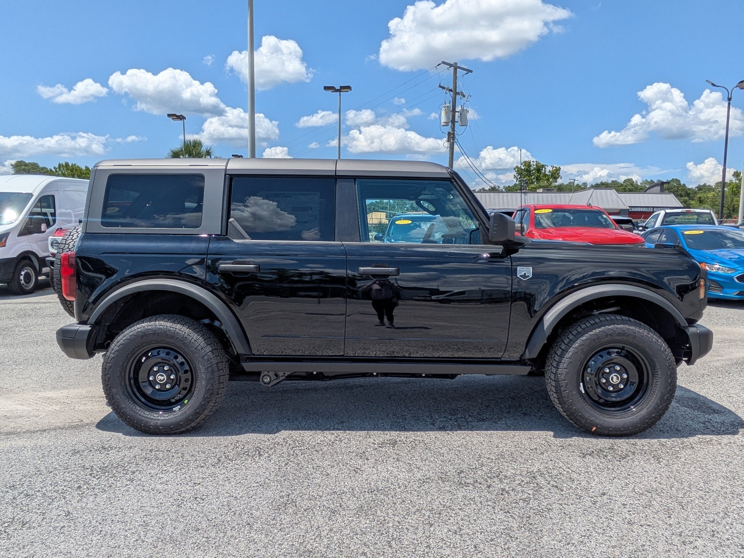 New 2026 Ford Bronco Big Bend w/ Black Diamond Package AWD/4WD image 3