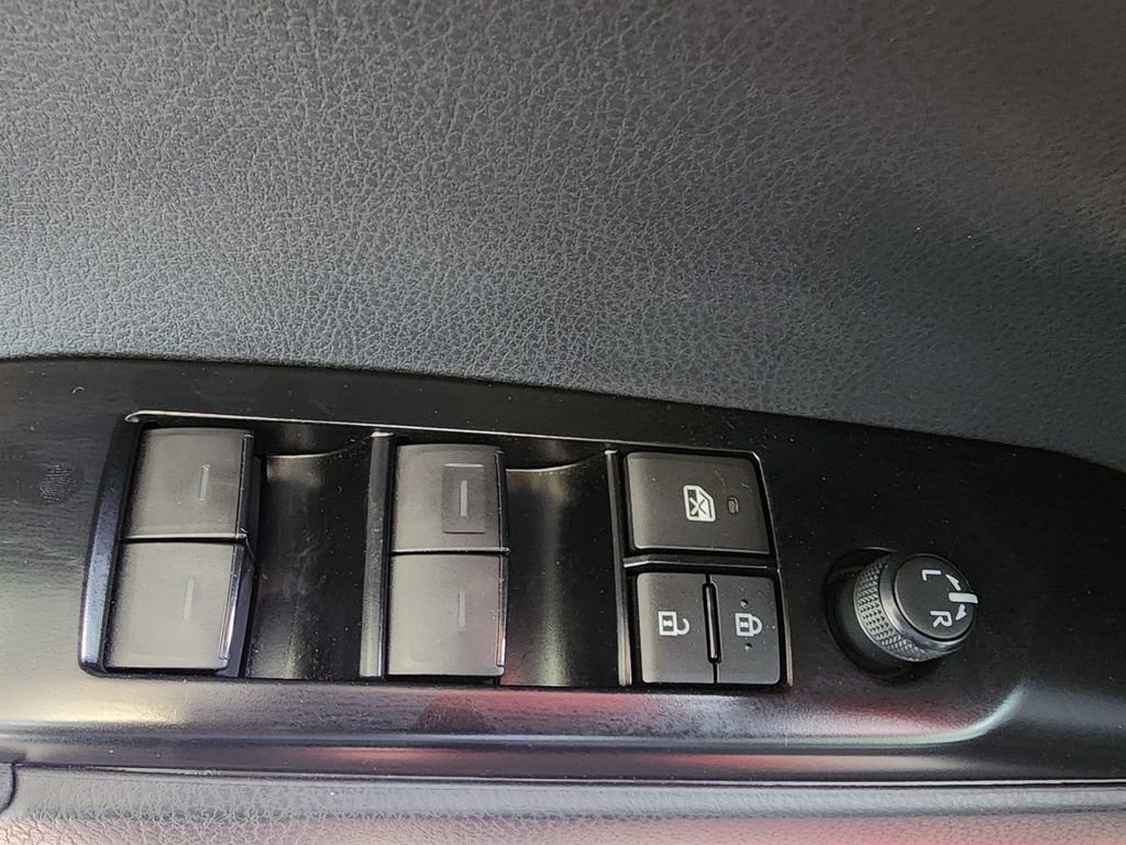 Used 2025 Toyota Camry LE w/ Convenience Package FWD image 15