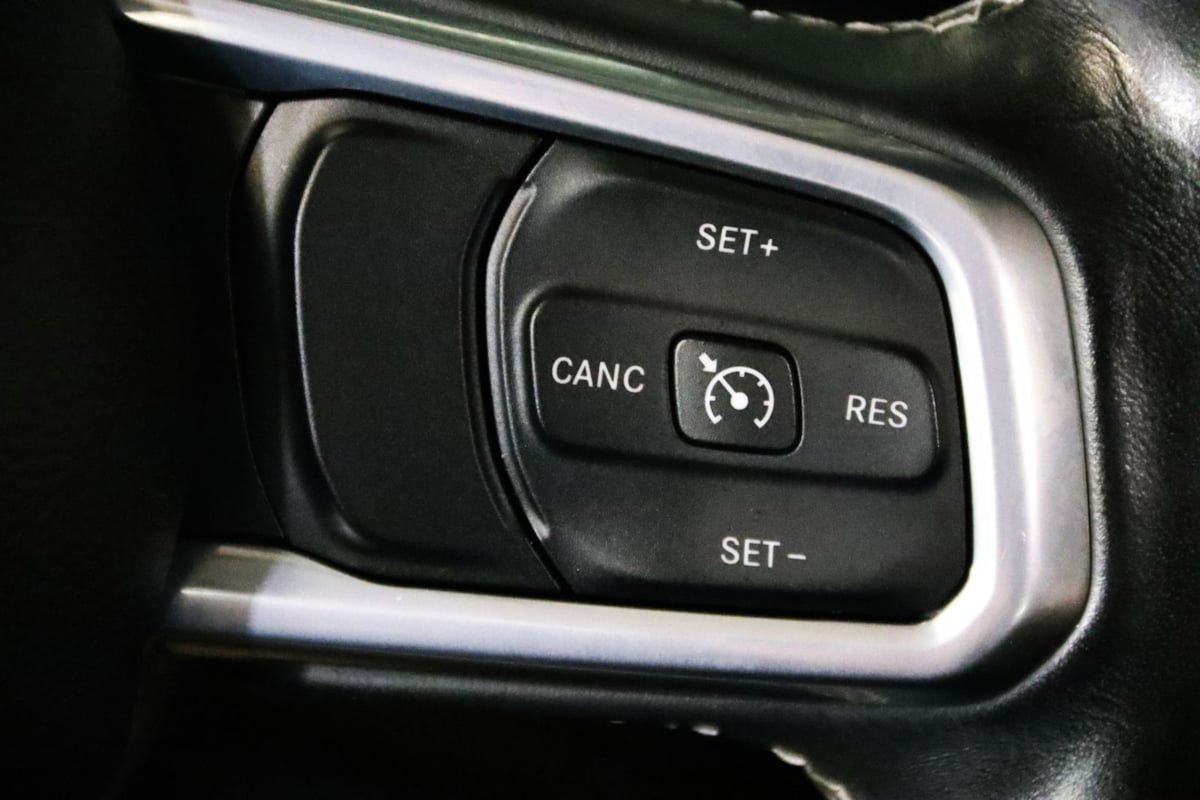 Used 2021 Jeep Wrangler Unlimited Sahara w/ Dual Top Group AWD/4WD image 20