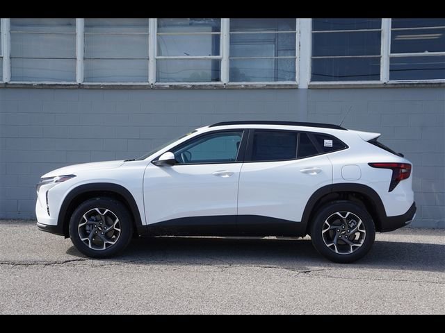 New 2025 Chevrolet Trax LT w/ Sunroof Package image 2